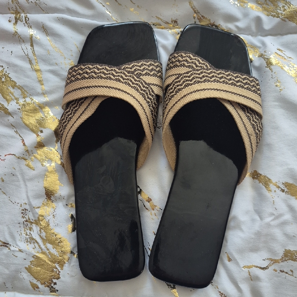 Chic Black and Tan Women's Sandals